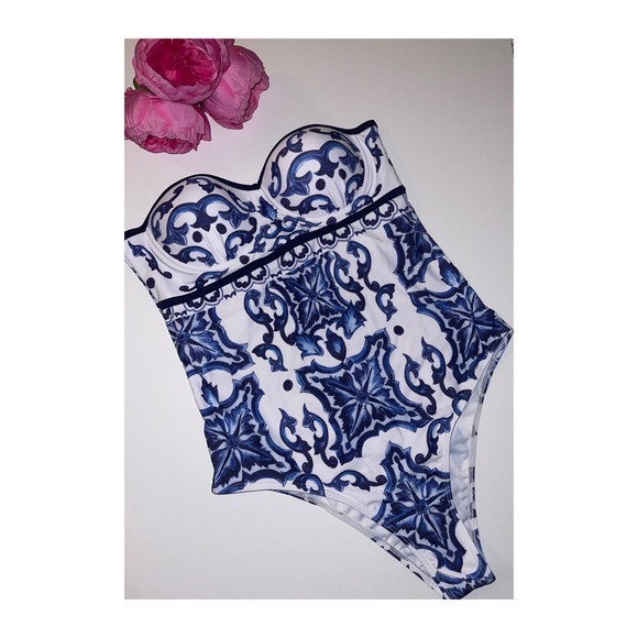 Swimsuit Versace print style - Picture 3 of 3